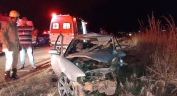 Dois motoristas morrem e quatro passageiros ficam feridos em acidente entre carros em Planaltina